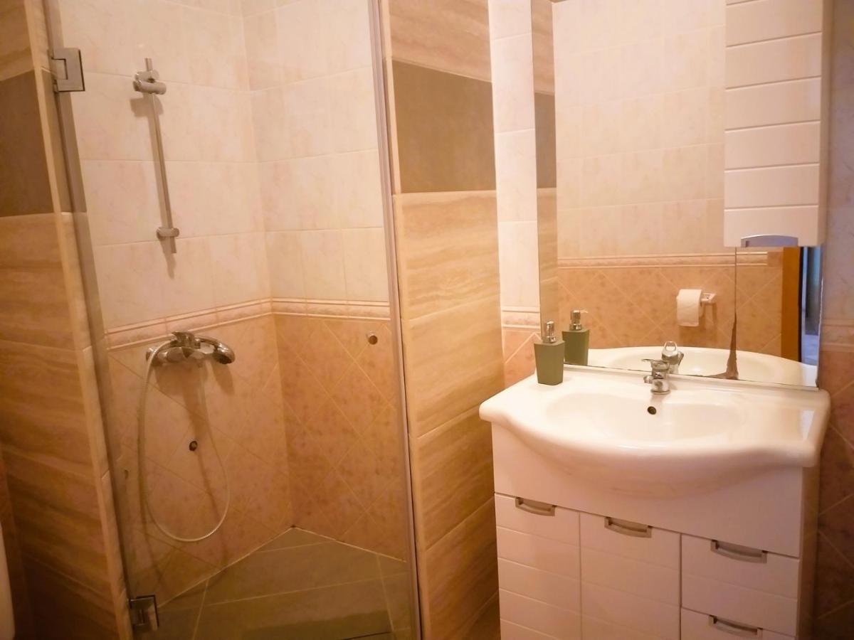 Villa Dobra Family Apartments Вир Екстер'єр фото
